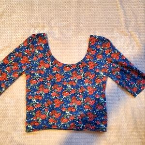 Hollister m flower crop top